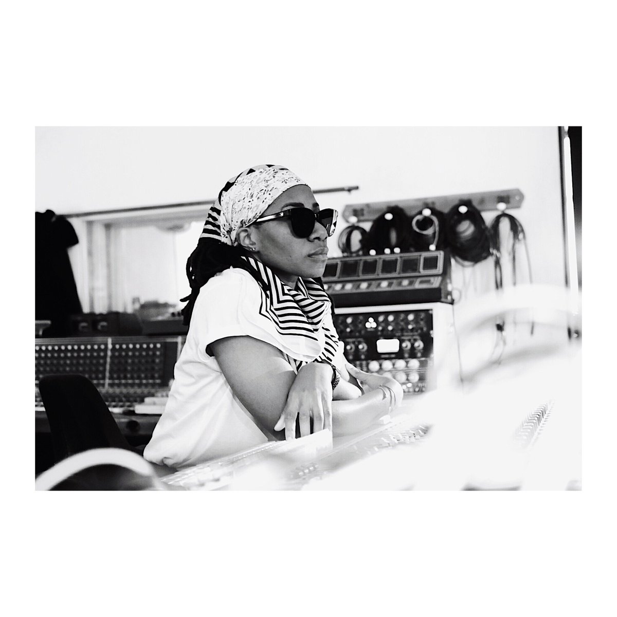 Asa_official's tweet photo. ⚪️⚫️🖤 https://t.co/6Qe8SZawpa