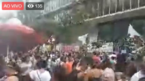 MidiaNINJA's tweet photo. #aovivo Milhares de professoras e professores se reúnem na Câmara de Vereadores de SP contra a privatização de suas aposentadorias e de todos servidores municipais: https://t.co/JSFCcYLCQa https://t.co/qR1AI3jIlK