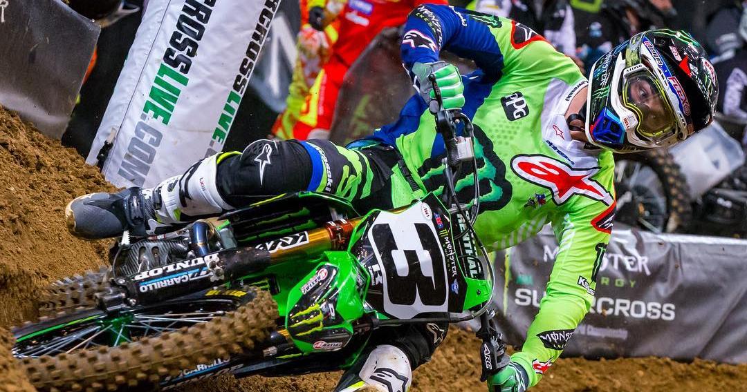 MKBurlington's tweet photo. SHARE: @EliTomac wins big in St Louis - @Supercrosslive returns to @GilletteStadium 4/21 #Contest #SXNE - https://t.co/zG1NSeeqeb https://t.co/1KDRdqcuuL