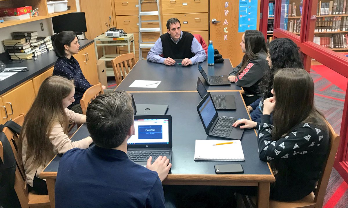 LeRoy_CSD's tweet photo. The social media conversation continues! Our student-led @knightstechdesk is planning a community-wide Social Media Knight open to all families on April 9 @ 6:30pm in our aud! They had a powerful planning meeting after our assembly today w/ speaker Scott Fitch!
#StayTuned🙌 https://t.co/Kdqwg1eXTz