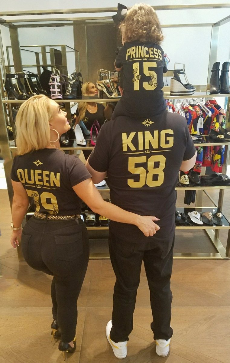 BabyChanelworld's tweet photo. Out shopping on moms birthday with family.. Found these paparazzi shots on the net (except the 1st pic)

Matching T's- @sugararmyshop https://t.co/GaqUjxFPiG