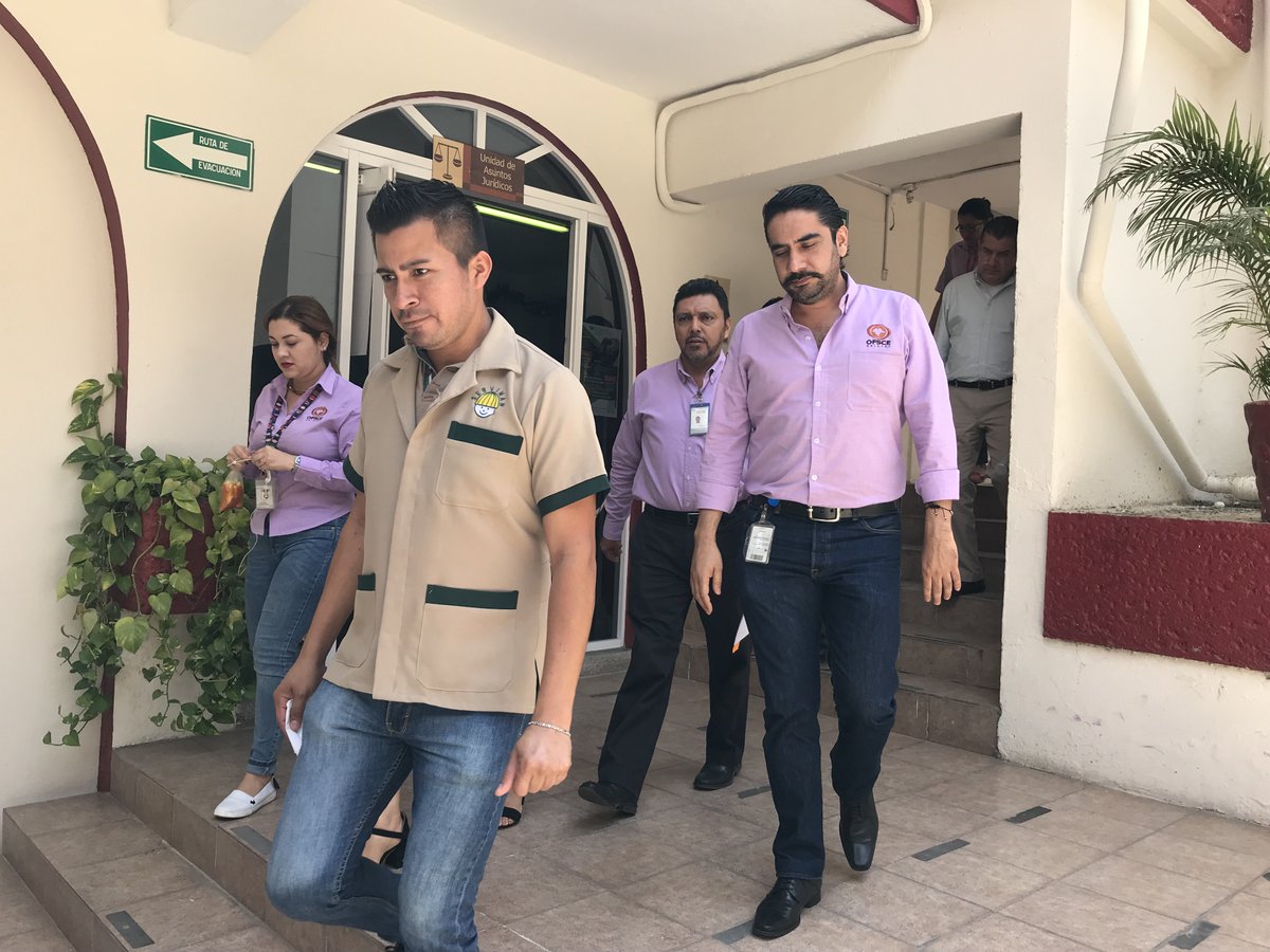 ASEChiapas's tweet photo. MEGA SIMULACRO ESTATAL 2018
Funcionarios del #OFSCE participaron del Mega Simulacro convocado por la Secretaría de Protección Civil del Estado, con el fin de fortalecer un plan adecuado en caso de sismo. https://t.co/HBkj7YAJ27