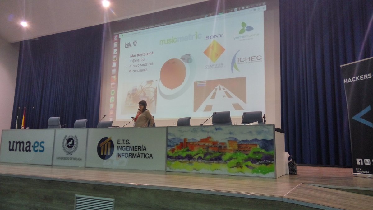 HackersWeek's tweet photo. Última charla de hoy, es el turno de Mar Bartolomé (@marbu) que nos expone la letra pequeña de los microservicios.
#HackersWeek2018 https://t.co/Pn7esn5LqH