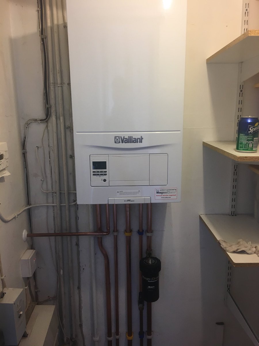 Rdmills88's tweet image. @vaillantuk EcoFit Pure 830 installed in Midlothian. 
Protected with @ADEY_Pro MagnaClean and @IMIHydronicUK valves used. #Advance #PerfectFit 🐰