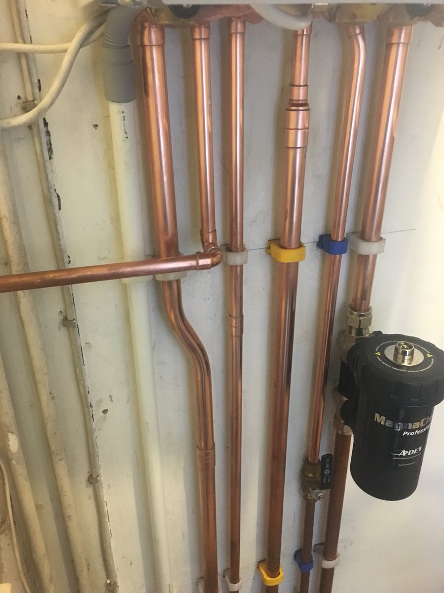 Rdmills88's tweet image. @vaillantuk EcoFit Pure 830 installed in Midlothian. 
Protected with @ADEY_Pro MagnaClean and @IMIHydronicUK valves used. #Advance #PerfectFit 🐰