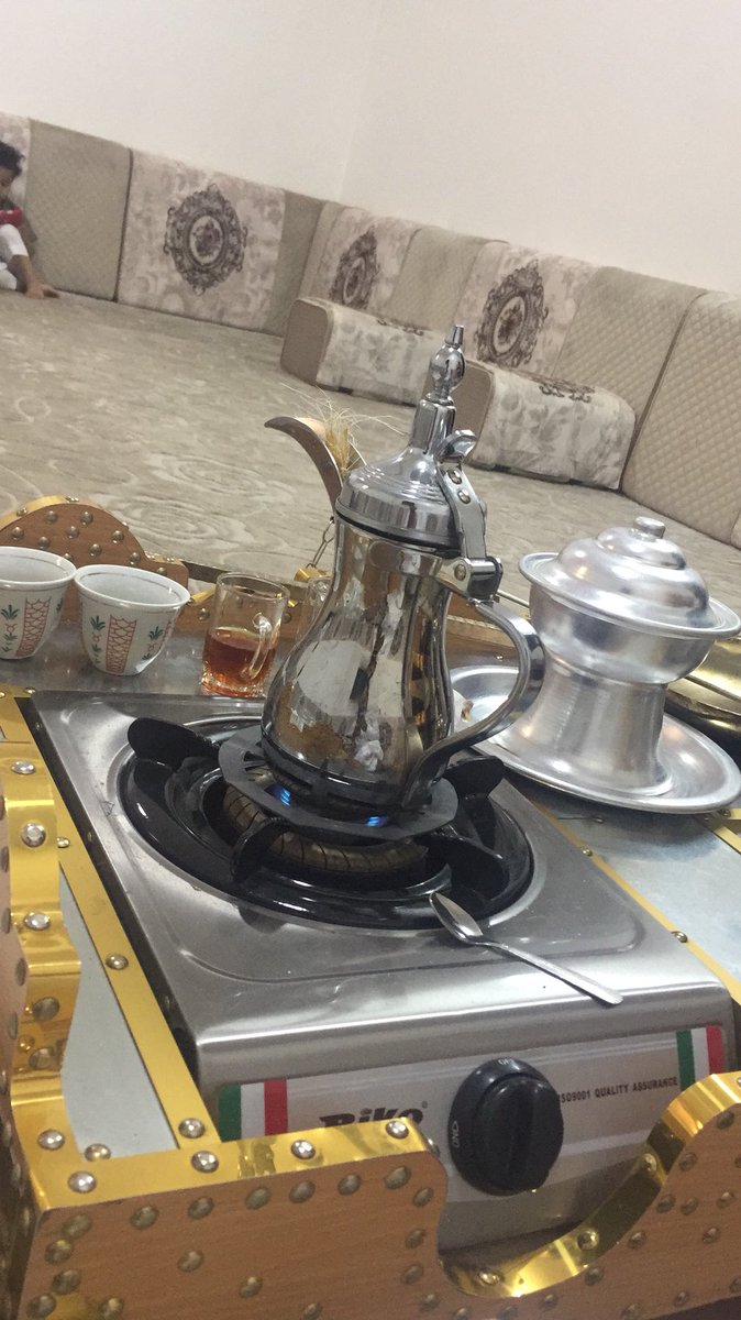 Ptf22B3's tweet photo. فنجال.. بن.. وتو دقيت 
هيله
أشقر يداوي روس شرّابة 
الكيف https://t.co/iUIciaH80I
