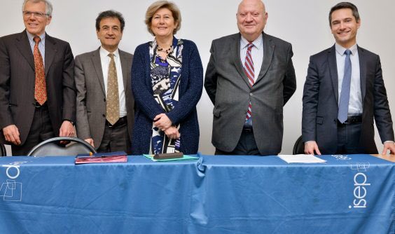 GillesDurand's tweet photo. Entrepreneuriat &amp; innovation ➡️ Initiative Grandes Ecoles-Universités lance le fonds @ISEP en partenariat avec la @CaissedesDepots pour financer les startups issues de son incubateur à Issy-les-Moulineaux 🔝 #prêtdhonneur photo @so_digital https://t.co/N02MRZcBj6 https://t.co/SSiJm2oiUQ