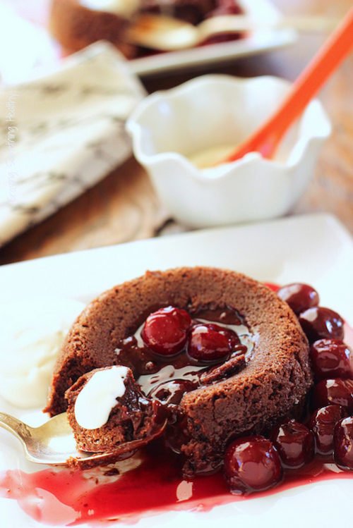 DiabetesDig's tweet image. Black Forest Molten Chocolate Cake dlvr.it/QLmKpK