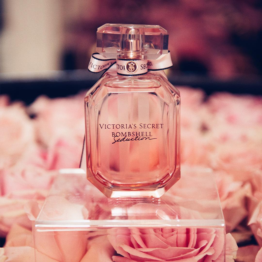 VictoriasSecret's tweet photo. The calendar is finally catching up to Bombshell Seduction. It’s ALWAYS in bloom: https://t.co/dMZcnSKZC0 🌸 #HelloBombshell https://t.co/3d5DTkeSjv