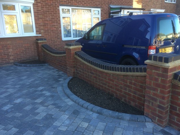 strongbasedrive's tweet image. Before - During &amp;amp; After - Block Paving with curved feature wall @BradstoneUK  @Sarahhennem  #blockpaving