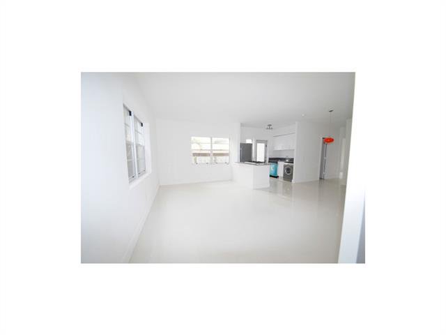 satorrealty's tweet photo. 9 Completely remodeled condos in the heart of South beach,only a few steps from Lincoln Rd and the ocean.Featuring white glass tiles, washer and Dryer in all units and stainless steel appliances. 100% occupied.
1604 Drexel ave , Miami Beach

For Sale $1,550,000  Cap rate :6% https://t.co/Aj5fgaAtbC