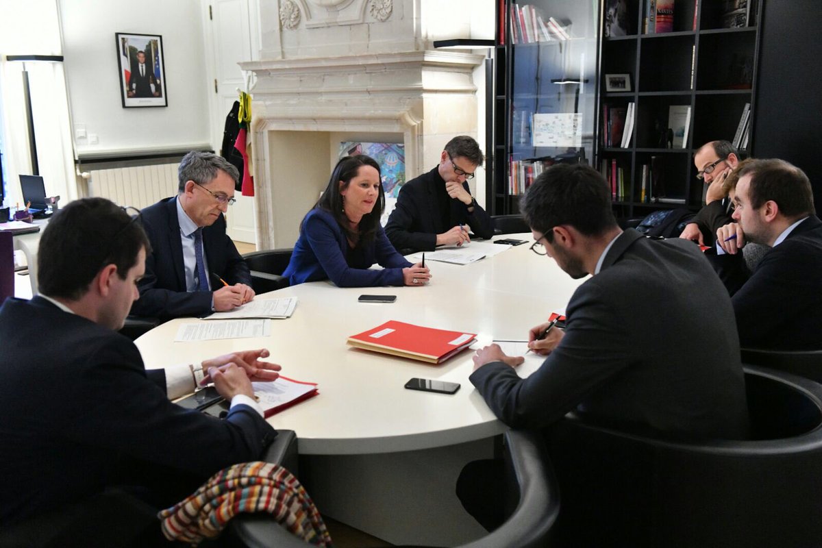 Johanna_Rolland's tweet photo. Suite à mon entretien avec @EPhilippePM le 21 février, premier échange ouvert et constructif avec @seblecornu sur un futur contrat de transition écologique. https://t.co/Zln0cRBNTa