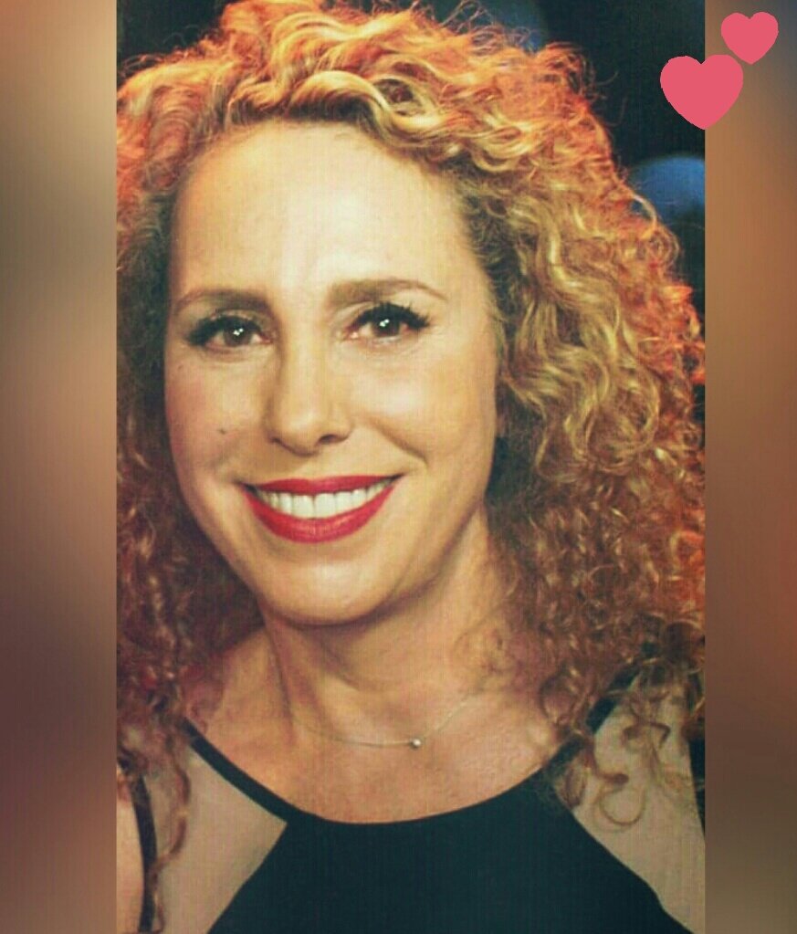 Nunca dejes de sonreír, que nada ni nadie te la quite. Tú sonrisa es nuestra #Felicidad. ¡Te amamos!💗😍😘😘🌹 <a href="/azelarobinson/">Azela Robinson</a> #FelizMartes #DiaMundialdeLaFelicidad