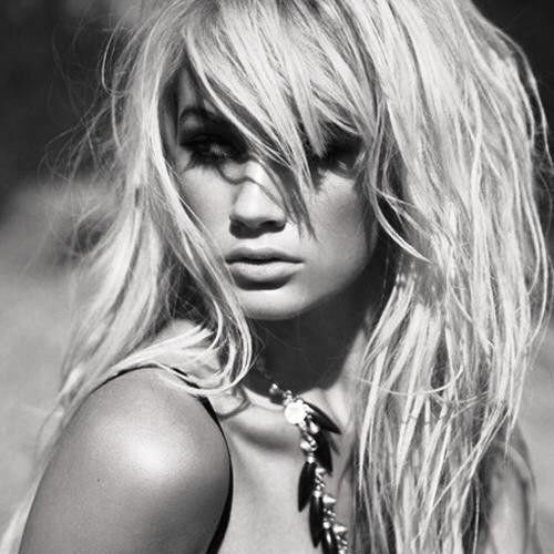 Вообще-то со мной легко... 
Просто для этого надо быть за меня... 
А не за всех подряд.