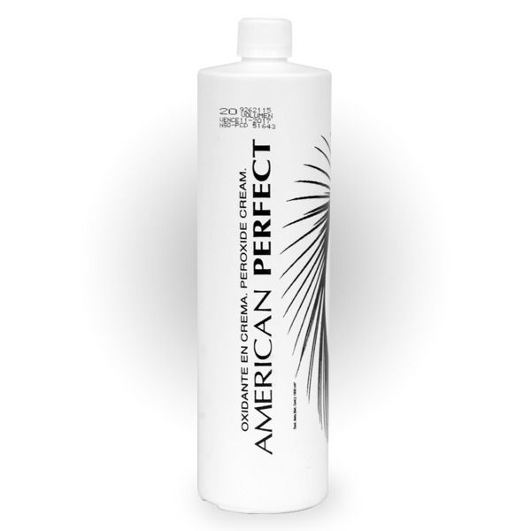 americanpvzla's tweet photo. Nuestro oxidante de 20vol. es utilizado para aclarar de 1 a 2 tonos; este volumen también puede utilizarse para oscurecer. 
#oxidante #profesional #AmericanPerfect #color #cabello #peluqueria #salon #Venezuela https://t.co/AMILuPj1HX