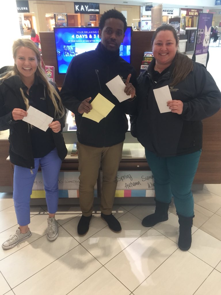 I keep a #HTTAH to the left and the right of me! Not too shabby for a Tuesday morning at Lynnhaven Mall! #VBeALeader #VBelieve #VBOPCMadness #MarchMadness 🏀 @Anneharris757 we’re getting that 🏆 #EliteEight