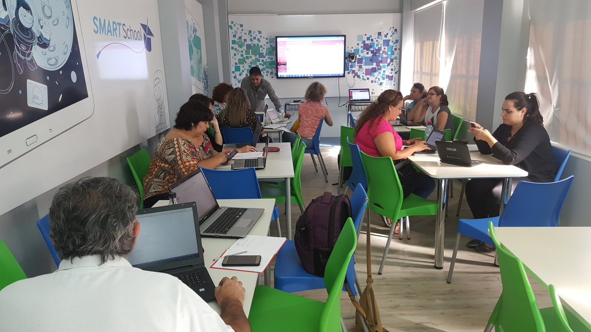 aldogomezmaster's tweet photo. #ADCD #CCRTIC Primer encuentro del curso Actualización Docente en Competencias Digitales @CCRTIC https://t.co/ISNFArEiSf
