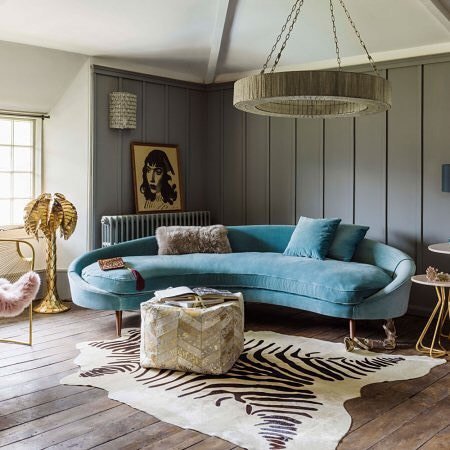 I can just see it now.. me stretched out here relaxing with a cocktail in my hand 🍸Oh I want to be here now so bad! Seriously, how stunning is the Tiffany Curved Sofa from @grahamandgreen!?! Ridiculously! 😍I love everything in this space  but particu… bit.ly/2IA9P37