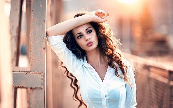 Не надо мстить – мудрее будьте... 
Зачем вам горе от ума?! 
Простите всех и всё забудьте... 
А жизнь накажет их сама!