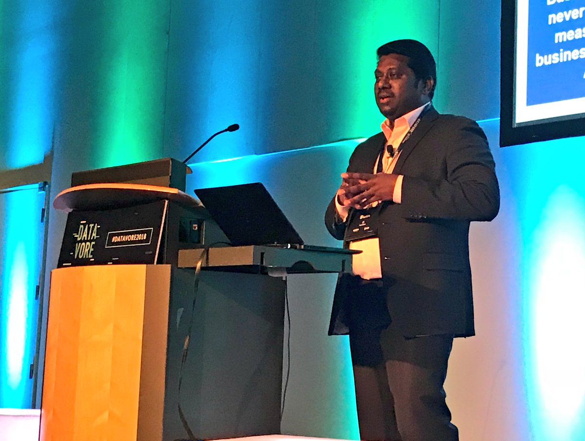 datavoremtl's tweet photo. Selon-vous, à quoi ressemblera le #futur? #JothiPeriasamy #AI #Datavore2018 https://t.co/oriX0uhy7s