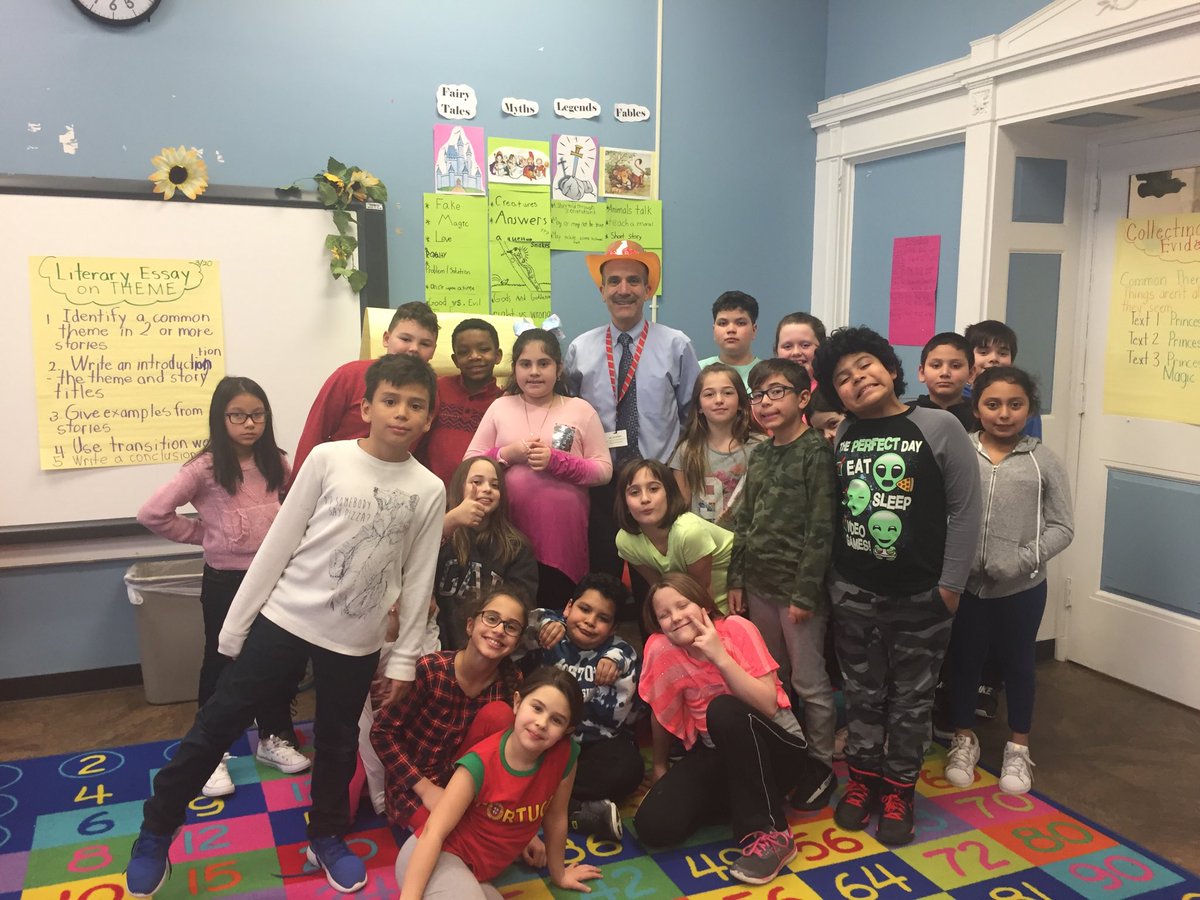 Two days in a row! Great time reading the fairy tale “Bubba the Cowboy Prince-A Fractured Texas Tale” to Ms. Goldman’s 4th grade class; cool to wear a Stetson, too. <a href="/Jackson_Ave/">Jackson Ave School</a> #MineolaProud