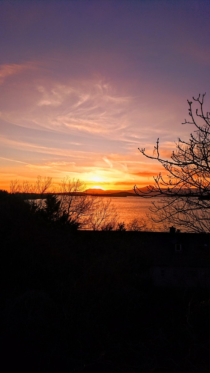 Another fabulous sunset over <a href="/bantry_bay/">The Bantry Bay</a> <a href="/wildatlanticway/">Wild Atlantic Way</a> <a href="/CorksRedFM/">Red FM</a> <a href="/discoverwcork/">Discover West Cork</a> <a href="/TourismIreland/">Tourism Ireland</a> <a href="/AdventureBantry/">BB Adventure Race</a> <a href="/VisitSheepsHead/">The Sheep's Head Way</a>