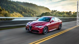 sofausa's tweet image. Find out how much college currently cost.  #financialplanning #savingforcollege qoo.ly/n4xjb