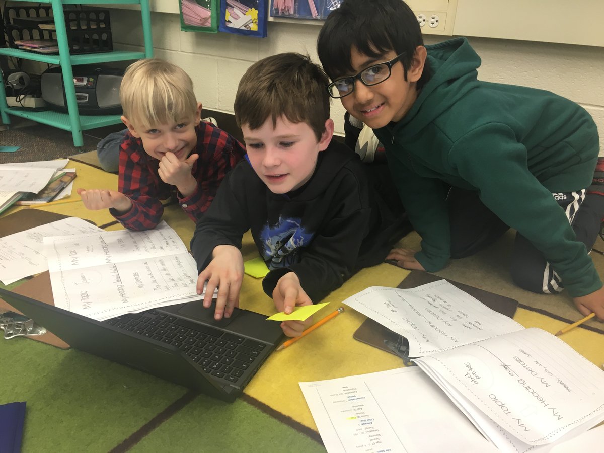 mrshahnk's tweet photo. We are full swing into our nonfiction writing unit. Students collaborated to find essential information! #welovegroupwork #animalexperts @a2Thurston https://t.co/nE5gLu0NNY
