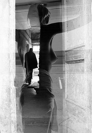 У каждого есть кто-то, 
Кто проникает в душу...
И остаётся там навсегда...
НЕЖНЫХ СНОВ ВАМ, ГОСПОДА !!