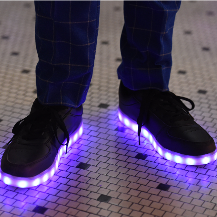 Quick! Who do those shoes belong to? #AndiMack