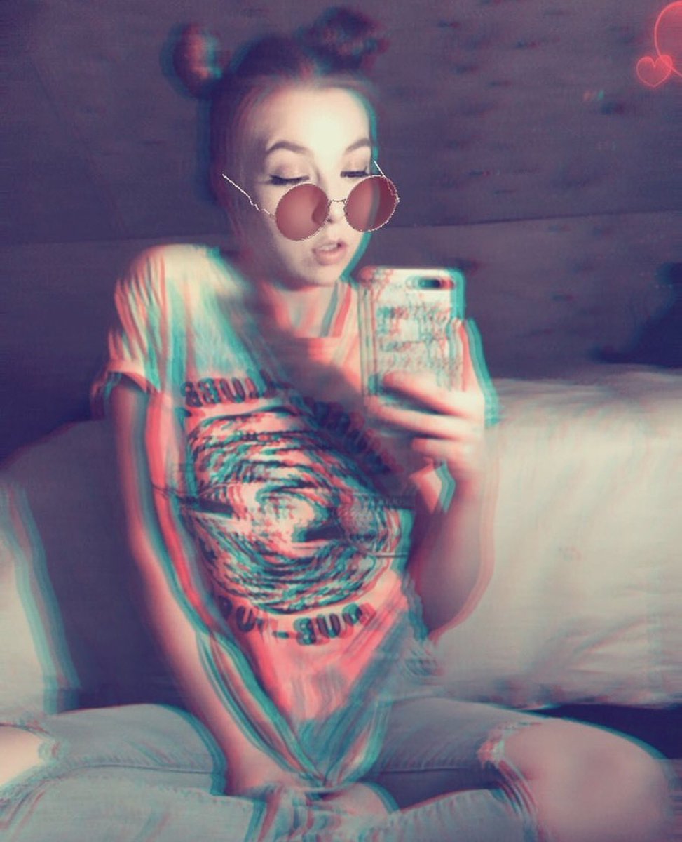 Talisha52451062's tweet image. I miss this filter 😩💕#hippiebitch #ismokemoreweedthanahippie