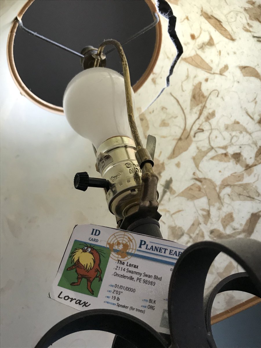 alexallmannapes's tweet photo. I wish I had a better light bulb that could last longer and not use has much energy #apesenergy
@franklinlorax https://t.co/hQXyjD8puS