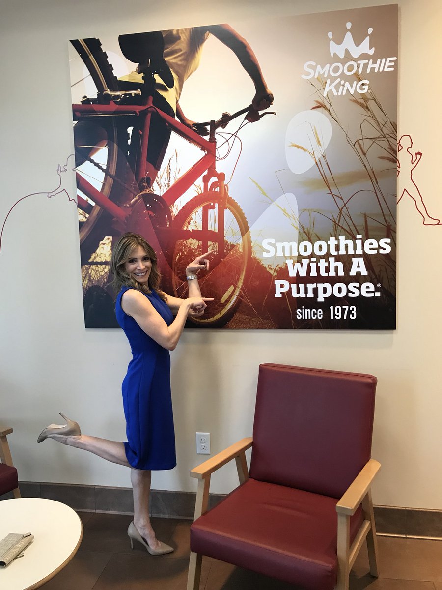 shannonmiller96's tweet photo. Shoot day for @JaxSmoothieKing ❤️ Cleaner Blending baby!! #mealreplacement #wholefruitsveggies #lowcaloptions https://t.co/ymq9aEjIFl