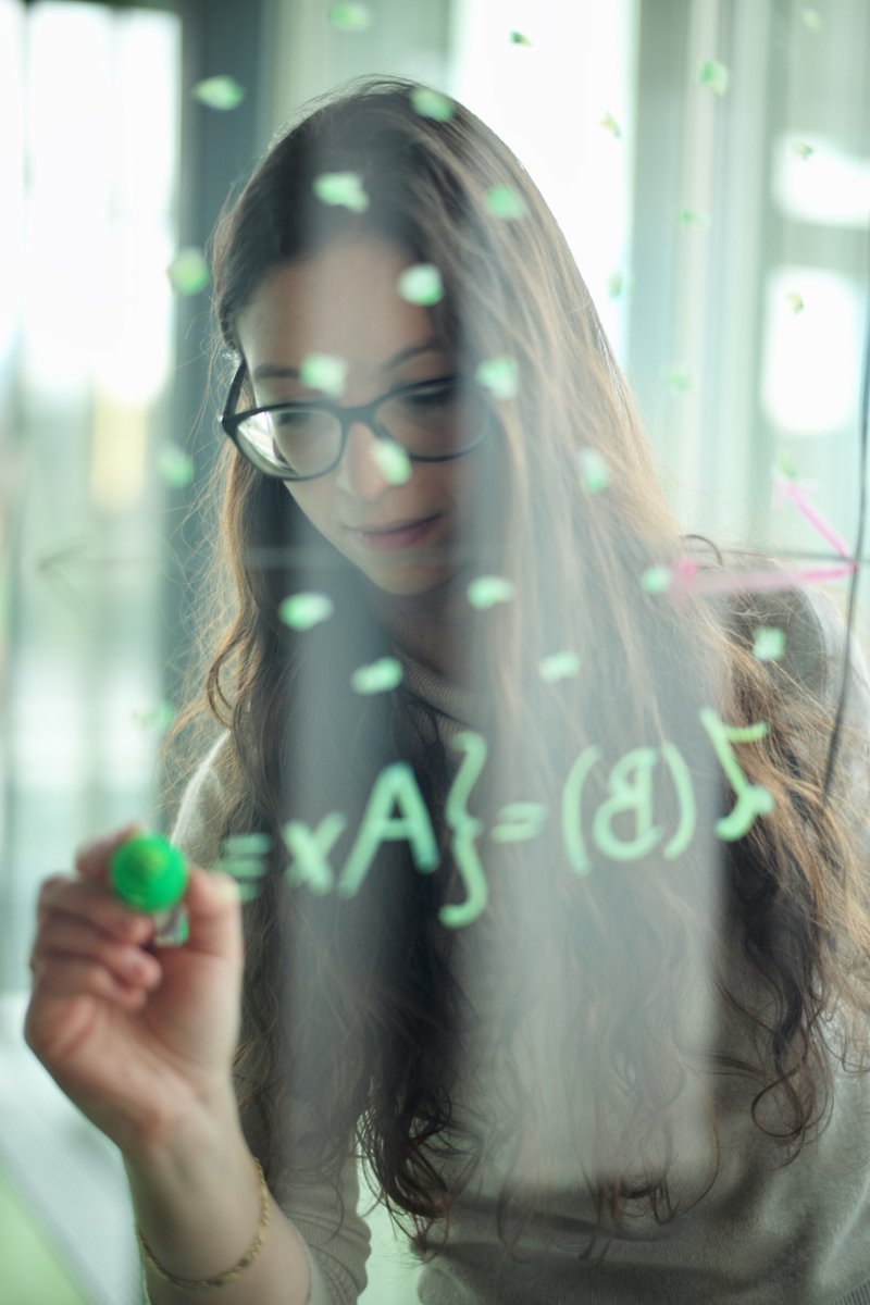 SidiGherbi's tweet photo. What will life be like in 5 years? Here are 5 innovations we believe will help change our lives. https://t.co/TxJi4jMMYl #IBM5in5 #think2018 by #TrippBraden via @c0nvey https://t.co/qluvclhe71