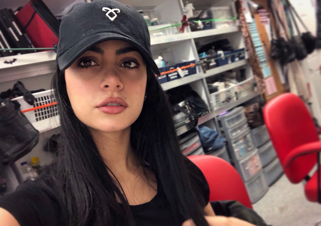 EmeraudeToubia's tweet photo. Tonight!!! Shadowhunters S3  premiere!! XO 💋 https://t.co/n0wj5ZJdP5