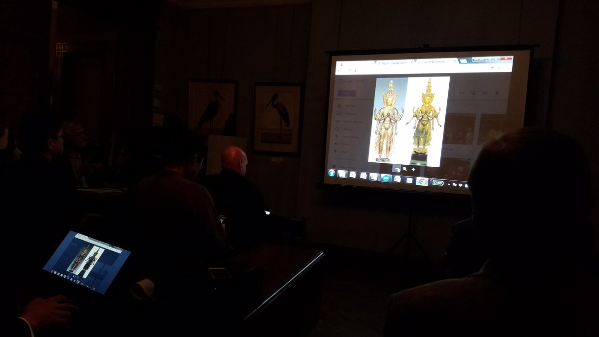 mollystarkdean's tweet image. Restoring ancient art #AsiaWeek