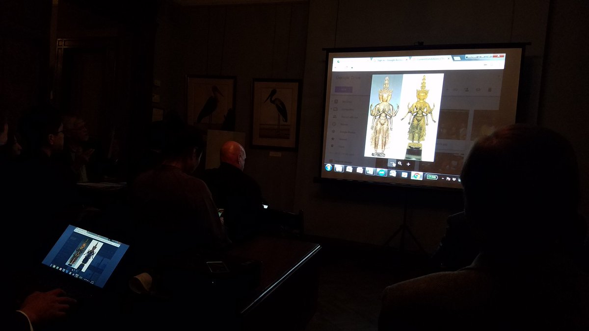 mollystarkdean's tweet image. Restoring ancient art #AsiaWeek