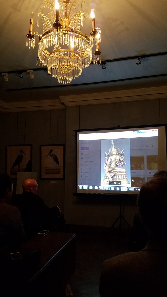 mollystarkdean's tweet image. Restoring ancient art #AsiaWeek