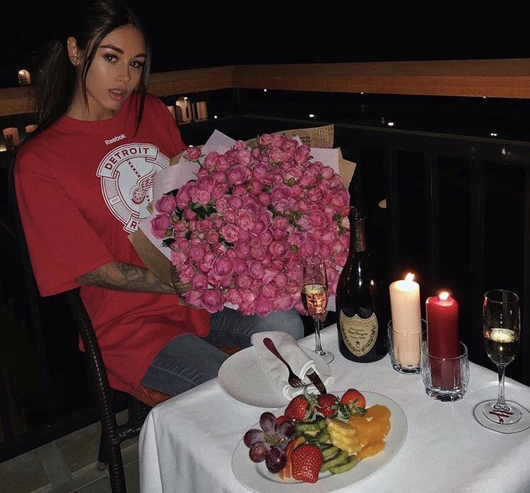chanelrinser's tweet photo. Getting treated like a princess as usual  doing what I do best 👸🏼 who thinks they can top this? https://t.co/ilU0BQcHka