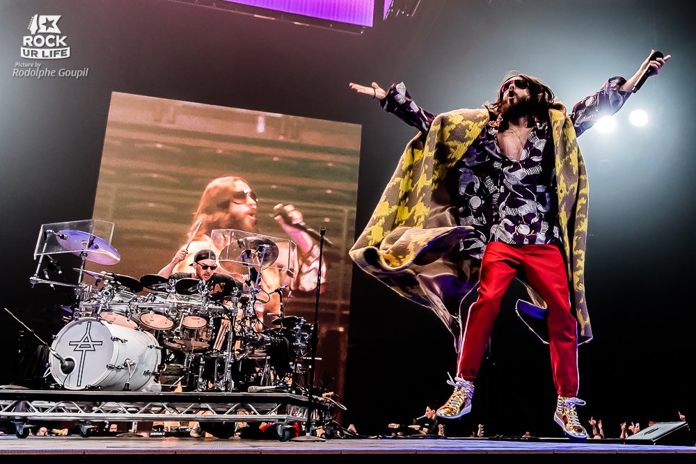 RockUrLifeNET's tweet photo. #Report : @30SECONDSTOMARS at @AccorH_Arena : https://t.co/gnKZK3JF3l #ThirtySecondsToMars #30SecondsToMars #30STM #AccorHotelsArena #MonolithTour #JaredLeto #ShannonLeto #TomoMilicevic #RockUrLife https://t.co/pskO7AyeNG