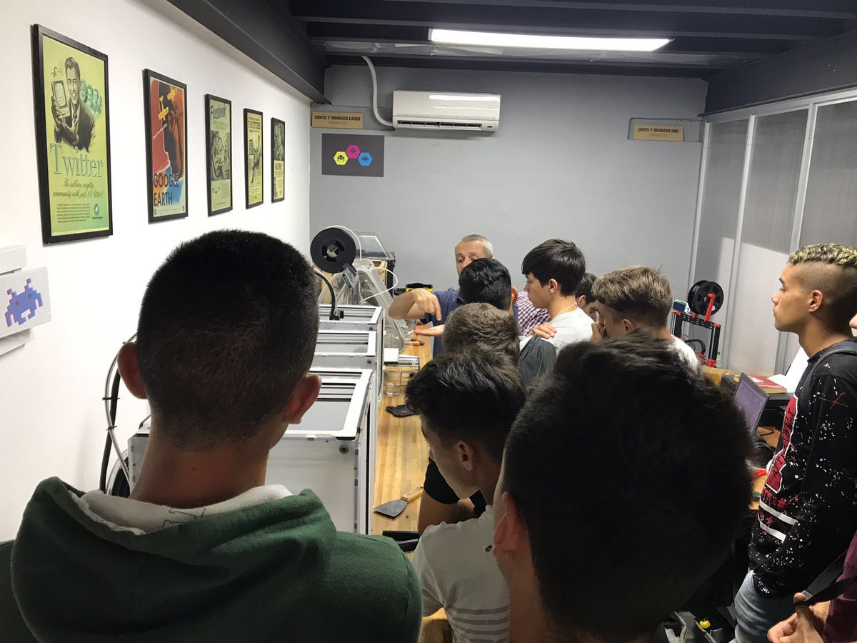 Los jóvenes de Los Pinos estuvieron visitando las instalaciones de #TheElectricFactory preparándose ya para participar de #EmpresasJuveniles 2018

¡Este grupo de <a href="/pinosfundacion/">Fundación Los Pinos</a> se viene con todo!