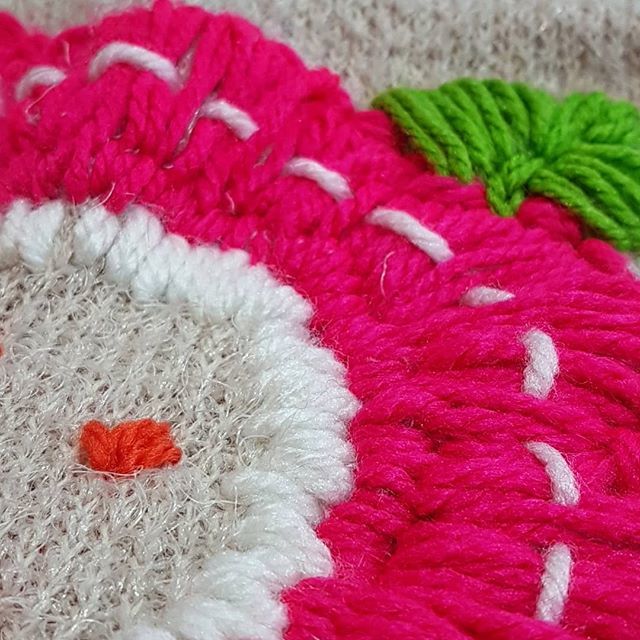 cecibalcarce's tweet photo. Terminando nuevos bordados!! #SweaterWeather #Otoño #MariaBritos💗💗 https://t.co/n9vJAPcA4I https://t.co/MJqfG52bc4