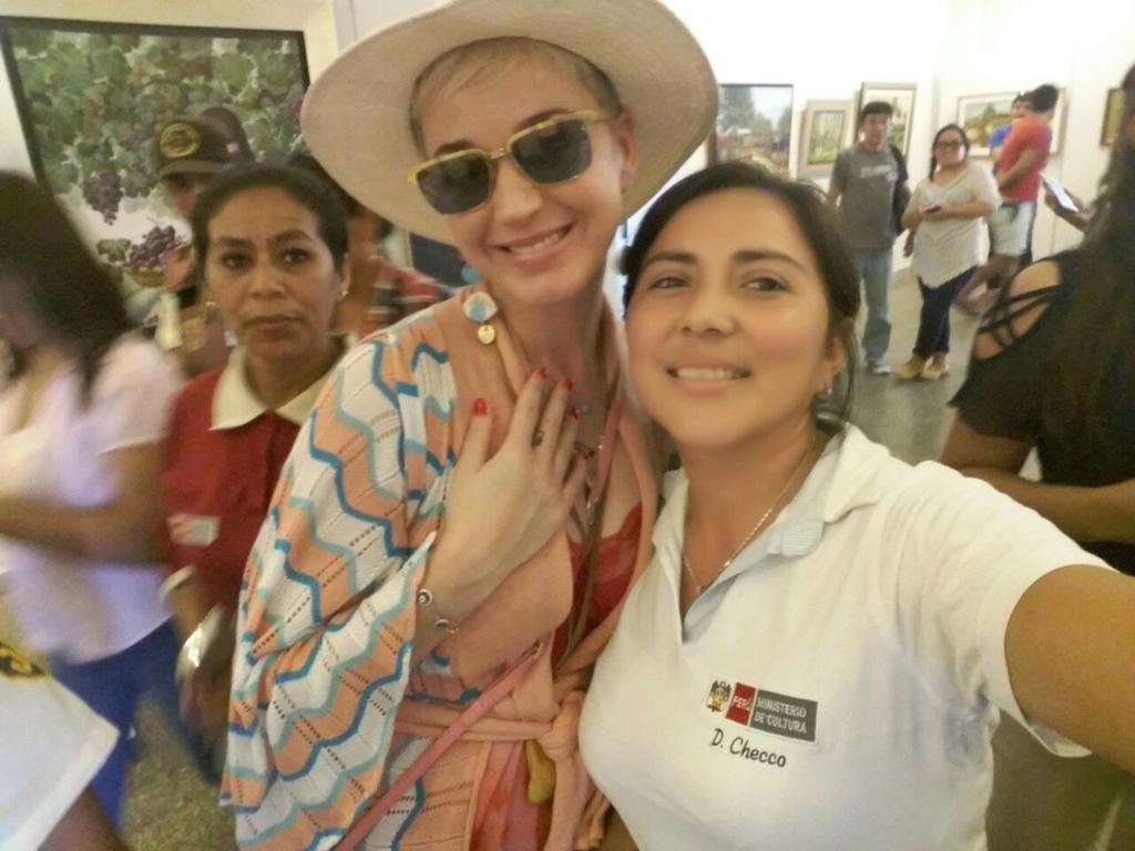 KatyPerryPeru's tweet photo. Welcome to Perú @katyperry !!! En estos instantes, se encuentra en Ica. https://t.co/K2LNvI46wV