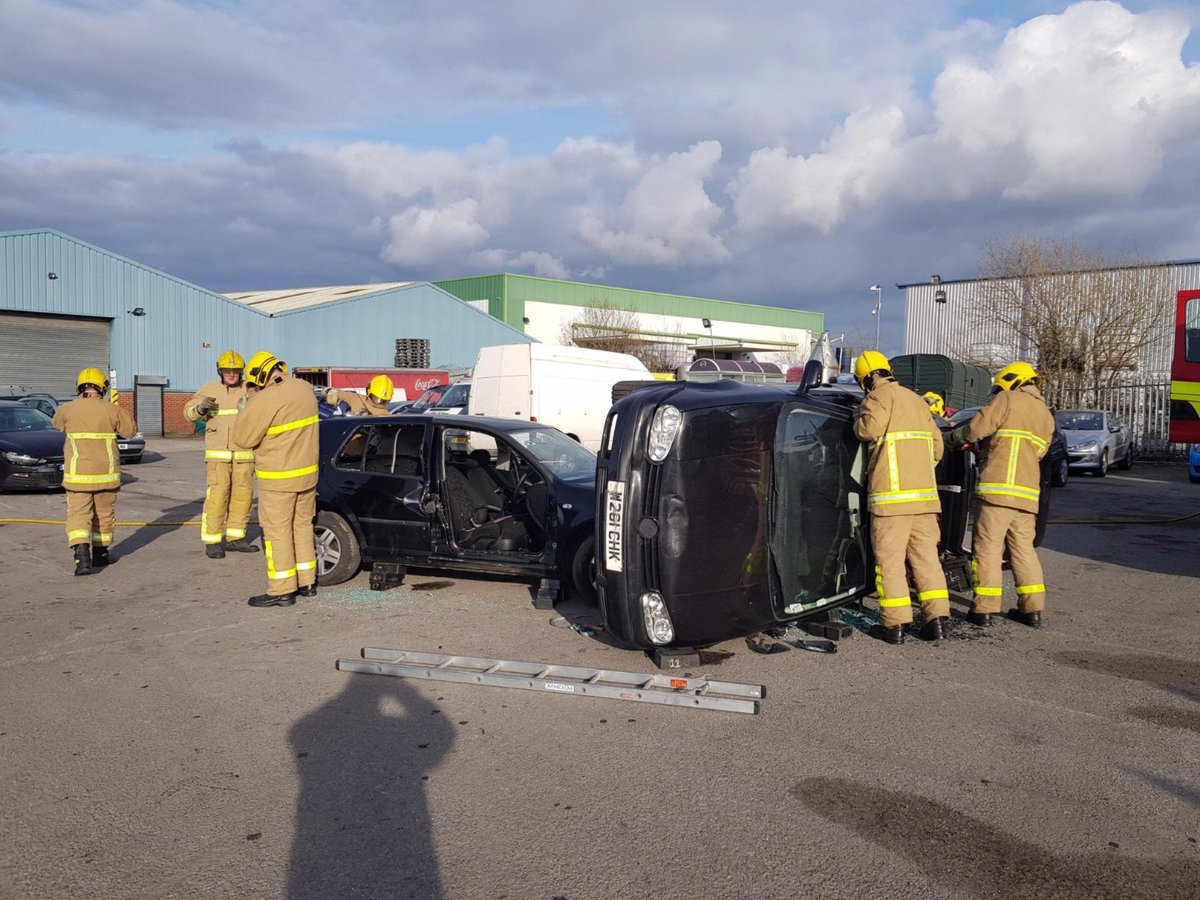 PenkethFS's tweet image. Today, our on-call firefighters have been practising their Road Traffic Collision cutting and extrication  skills at @HGG_Recovery in Widnes. Thank you to them for providing us with vehicles to practise on