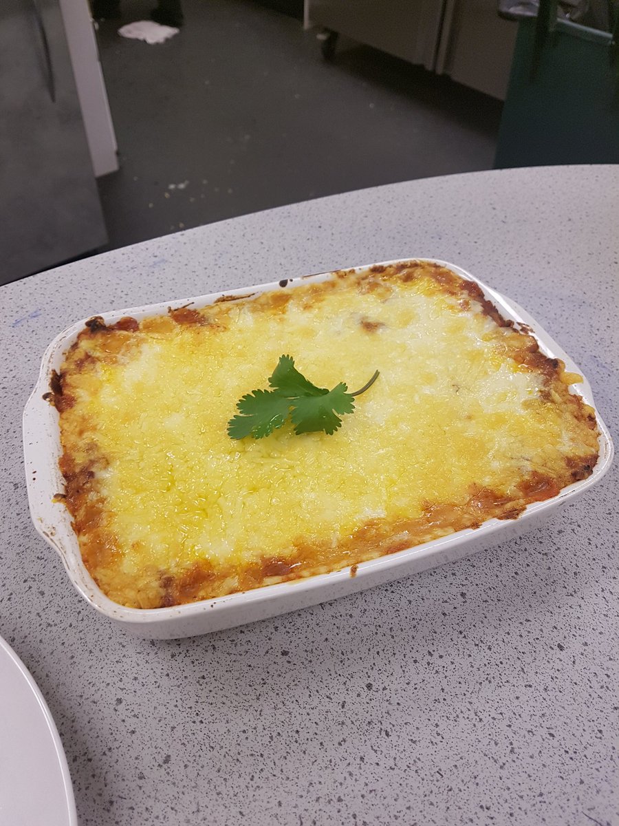 WHSteamtech's tweet image. Year 10 assessment today with Miss O'Brien, amazing final dishes! Taste tested by Mr Nicholls 👌👌👌 #dtchat