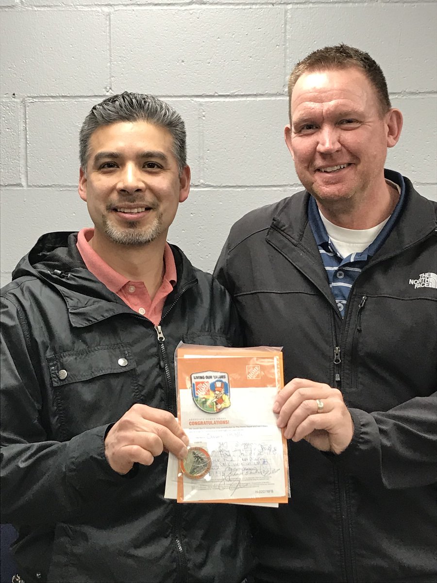 jenny_helme's tweet photo. What a difference a week makes when it comes to supporting the lives of our Associates &amp; Living Our Values!! Thx @portil_s for your commitment to @HomerFund Campaign!  Best improvement in the Diatrict at 11.9%! RVP coin from @BlankenshipSB 👍#PNW4theWin https://t.co/nvLR8f4Uku