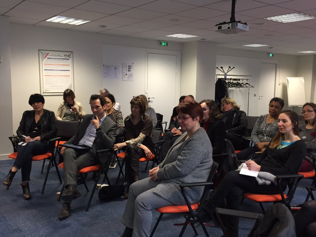 Partage d'expérience entre <a href="/ClemGastaldi/">Clémence Serisé Gastaldi</a> et Corinne Hardy <a href="/BoehringerFR/">Boehringer Ingelheim</a> Pour faire avancer la #mixite, parlons plutôt d'objectifs que de quotas, donnons de la visibilité aux #talents féminins, développons notre réseau #AXAMixIn <a href="/AXAFrance/">AXA France</a>