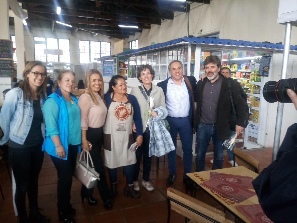 IPESBogota's tweet photo. #BogotáInternacional Asistencia técnica y experiencias exitosas en Barcelona como modelos de ejemplo  para el mejoramiento de las plazas de mercado distritales y los puntos comerciales. https://t.co/zC3Am1KNjK