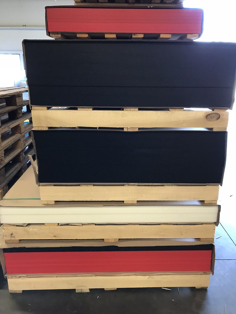 KunststofOpMaat's tweet photo. En weer een nieuwe lading HMPE klaar om gezaagd en gefreesd te gaan worden #biesse #hurco #Tilburg #kunststoffen https://t.co/Tqm5aPUyXr