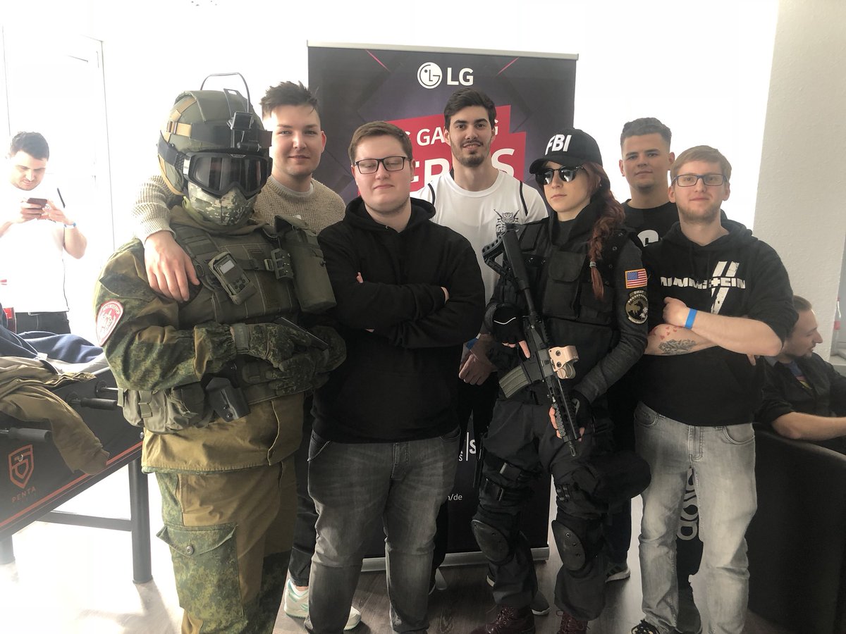 Joe_R6_'s tweet photo. 2 Tage her doch trotzdem möchte ich (wir) uns bei allen bedanken für das geile Event #SIXLOUNGESERIES.
Riesen dank an alle die da waren und alles möglich gemacht haben @AgOnYr6s @harrisr6s @verdipwnz @ShatterXxlive @Choose_R6 @myRiskeV @pnthrsgg 
Und natürlich an @LGDeutschland https://t.co/9RPZ2Qr1LZ